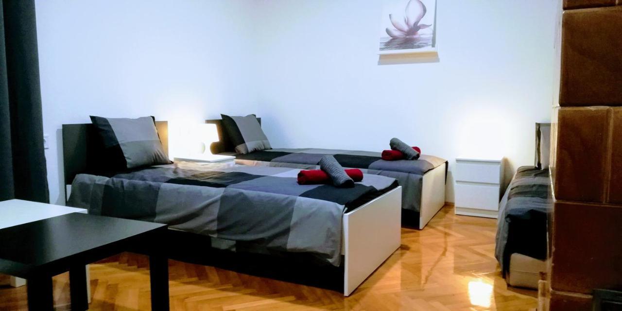 Pula Center Green Park Apartments And Rooms Exterior foto
